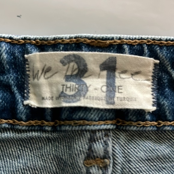 We The Free Straight Leg High Rise Size 31 - Picture 10 of 16